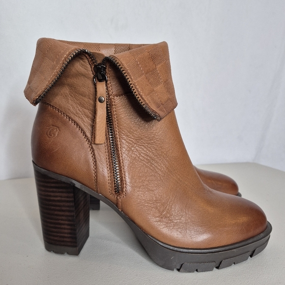 Carmela Collection by Xti Leather Fold-Over Block Heel Boots - Size 9 - Picture 1 of 15